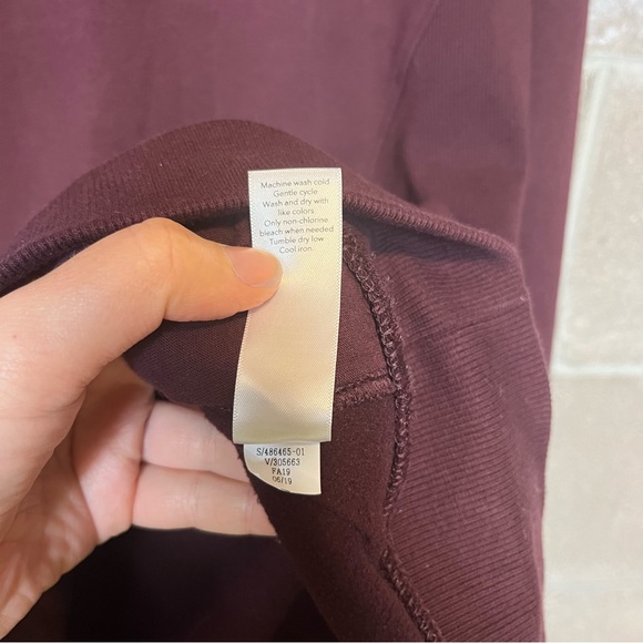 ATHLETA Triumph Sweatshirt Dress Size Medium Hooded Burgundy Purple Pockets - Picture 8 of 9